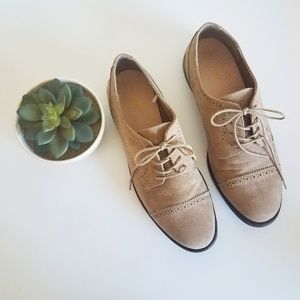 Old Navy Oxford Emmy style shoe